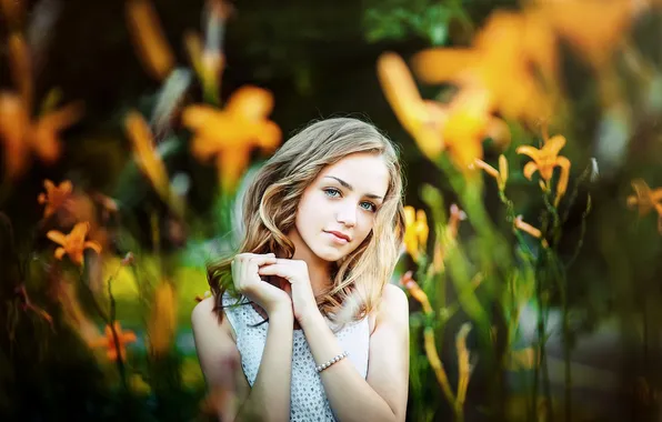 Look, flowers, paint, portrait, pearl, bracelet, bokeh
