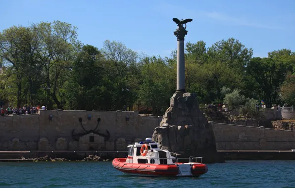 The city, hero, monument, Sevastopol, flooded, ships