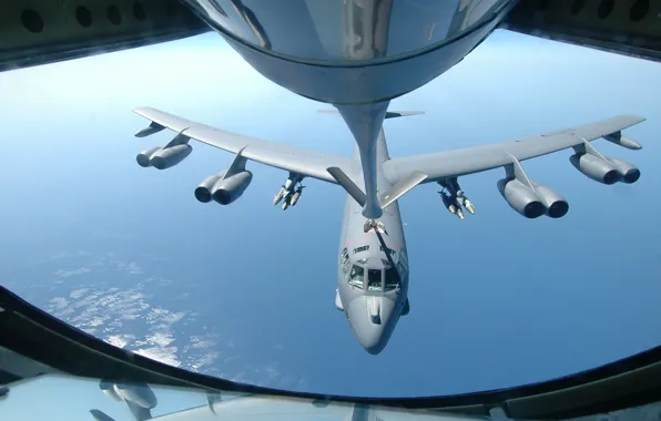 Picture the ocean, bomber, USAF, air refueling, B 52