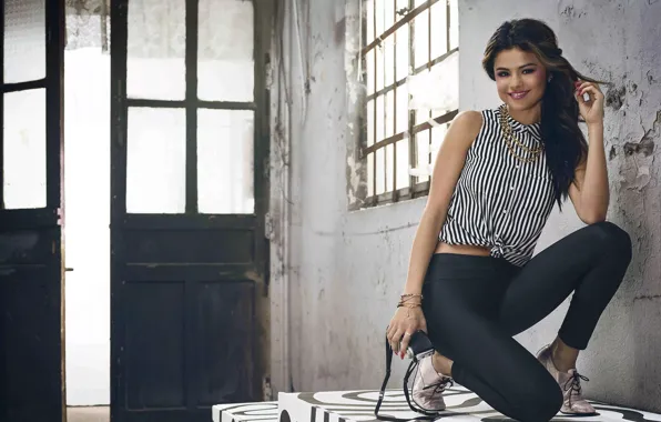 Picture look, girl, smile, Selena Gomez