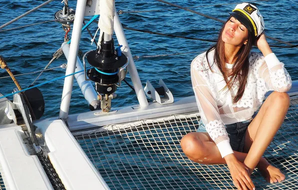 Shorts, woman, beautiful, model, pretty, cap, tan, Noelia Lopez