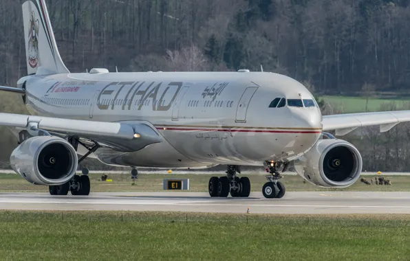 Runway, The plane, Passenger, Airbus, A330