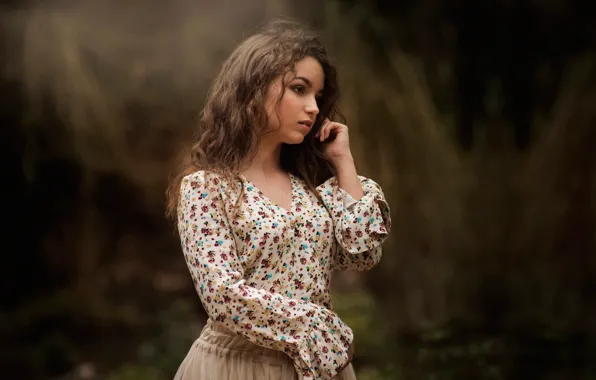 Picture blouse, sponge, curls, Carmen Gabaldon