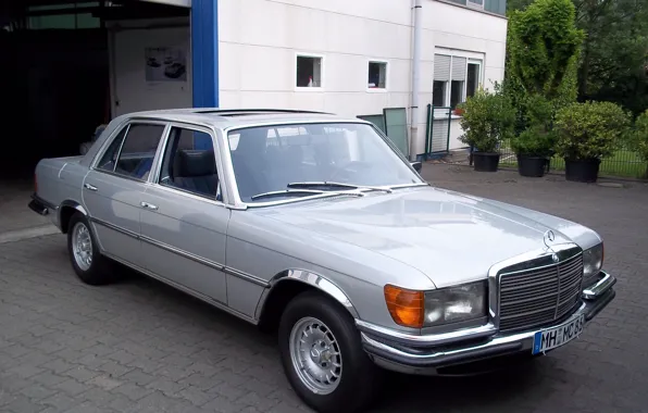 Mercedes-Benz, silver, w116