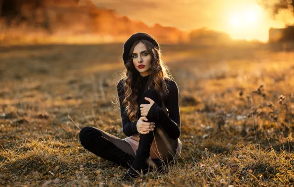 The sun, nature, pose, shorts, boots, makeup, hairstyle, brown hair