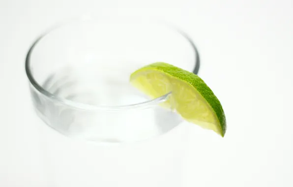 Picture water, glass, lime