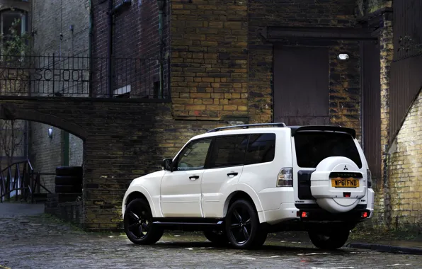 Picture white, Parking, Mitsubishi, 2012, Black, Pajero, SUV, Shogun
