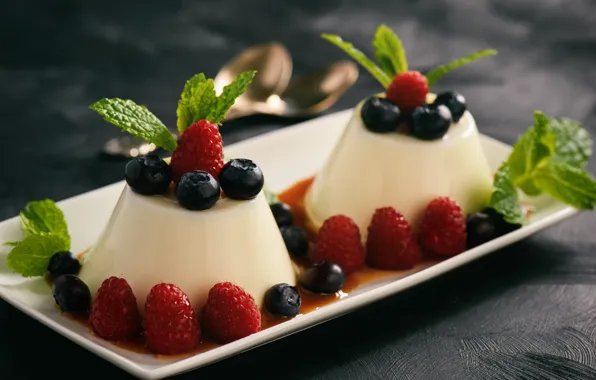 Berries, raspberry, blueberries, cream, dessert, sweet, caramel, jelly