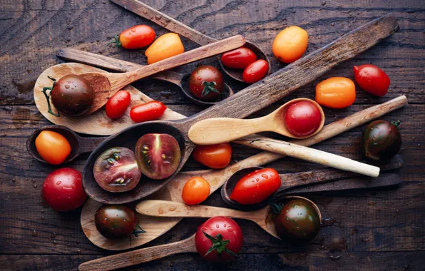 Picture spoon, tomatoes, tomatoes