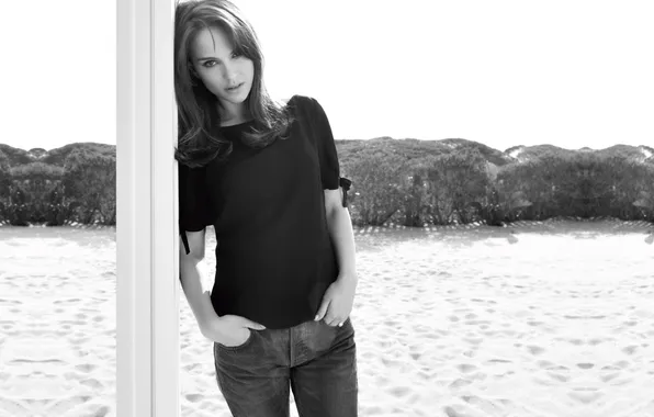 Picture beach, girl, face, background, figure, b/W, Natalie Portman, Natalie Portman