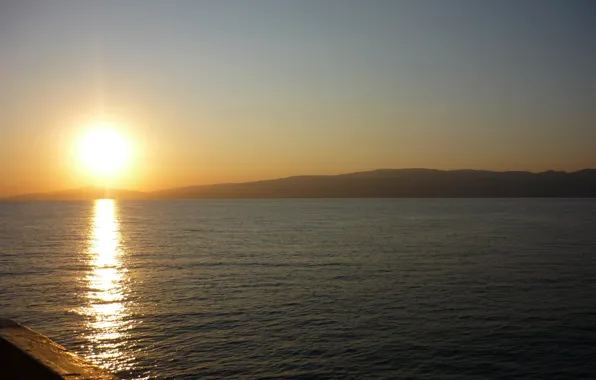 Picture sea, the sun, sunset