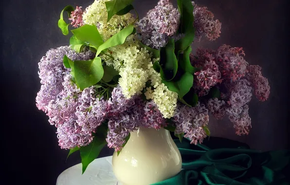 Picture table, bouquet, vase, lilac
