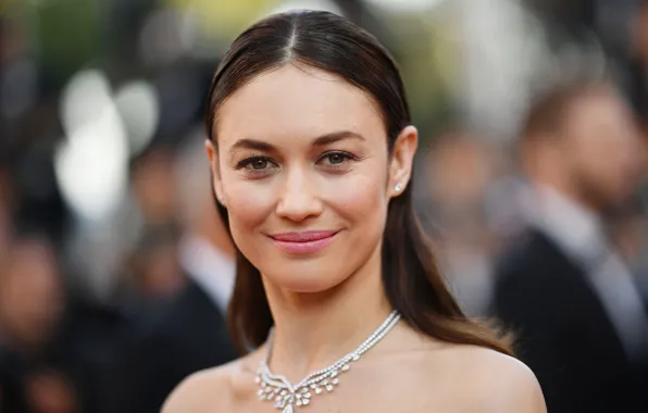 Look, pose, smile, model, makeup, actress, brunette, hairstyle