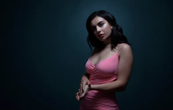 Songwriter, British singer, Charli XCX, Charlotte Emma Aitchison, Charlotte Emma, Atchison, iHeartRadio, Synth-pop