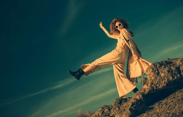 The sky, girl, the sun, nature, pose, mood, glasses, brown hair