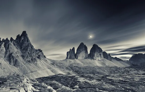 Picture the sky, mountains, rocks, the moon