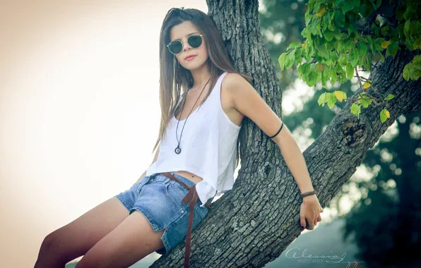 Picture leaves, girl, tree, shorts, Mike, belt, brown hair, sunglasses