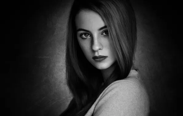Look, freckles, the beauty, natural light, b & W photograph