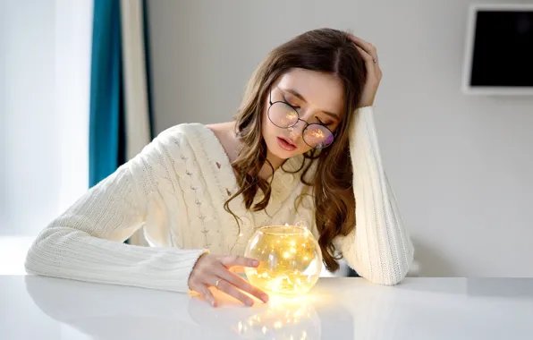 Pose, model, portrait, lights, makeup, glasses, hairstyle, brown hair