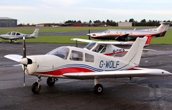 Picture the airfield, aircraft, front, the plan, Cherokee Cruiser light aircraft, PA-28 140, for flight training, …