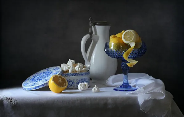Lemon, pitcher, meringue