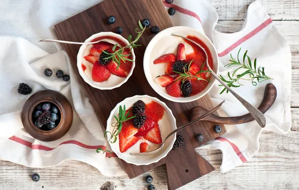 Picture berries, blueberries, strawberry, BlackBerry, cottage cheese Breakfast