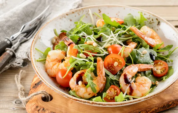 Picture nuts, tomatoes, salad, shrimp, rocket