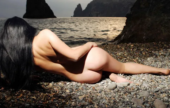 STONES, SEA, ASS, BRUNETTE, BACK, SHORE, ROCKS