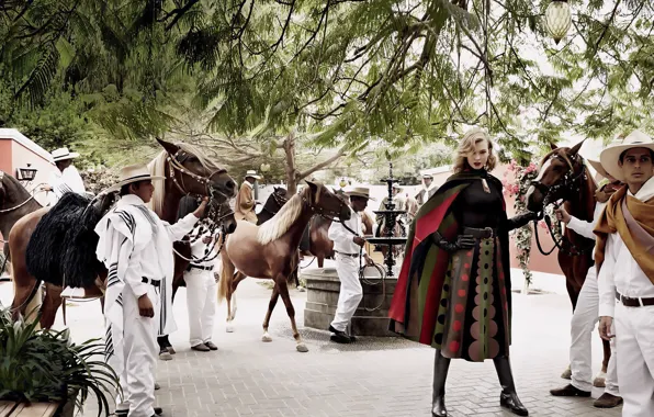 Horse, Mexico, Vogue, Karlie Kloss