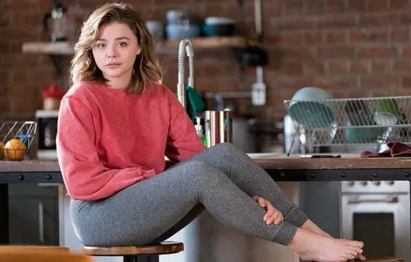 Girl, barefoot, actress, kitchen, brown hair, legs, beautiful, photoshoot