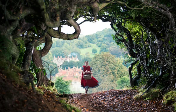 Girl, Red Riding Hood, The farther into the forest, the musical, Into the Woods, Lilla …