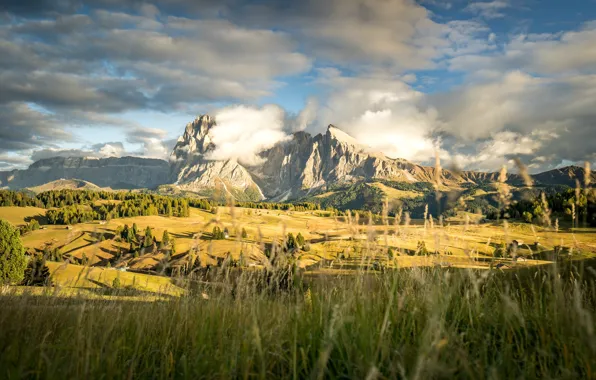 Light, mountains, valley