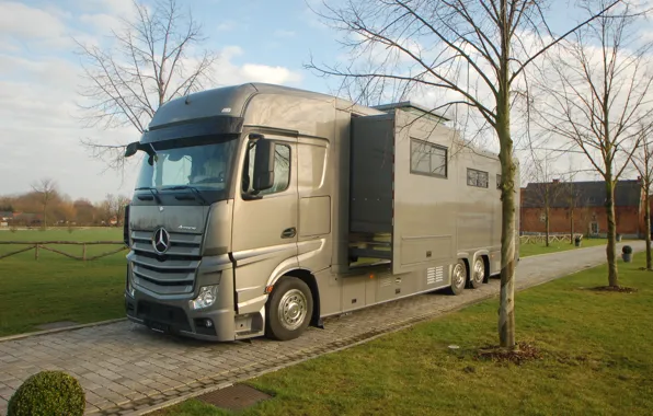 Picture Mercedes, Benz, caravan, Actros, GIGASPACE