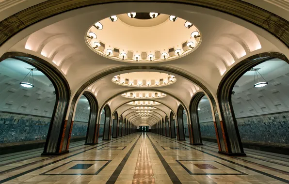The Moscow metro, Mayakovskaya, Zamoskvoretskaya line