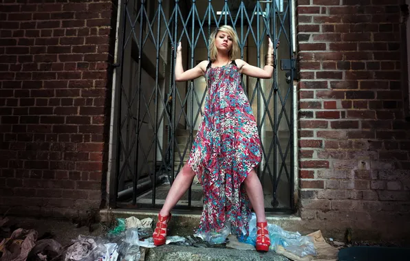 Girl, pose, the door