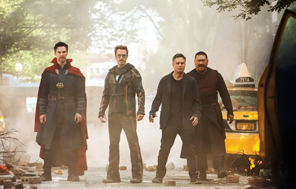 Picture Benedict Cumberbatch, Mark Ruffalo, Tony Stark, Robert Downey, Doctor Strange, Bruce Banner, Avengers Infinity