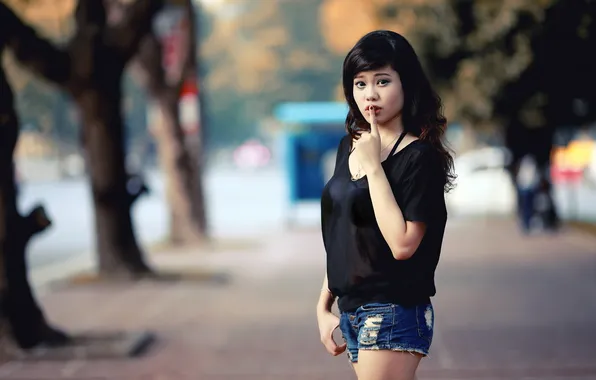 Girl, the city, street