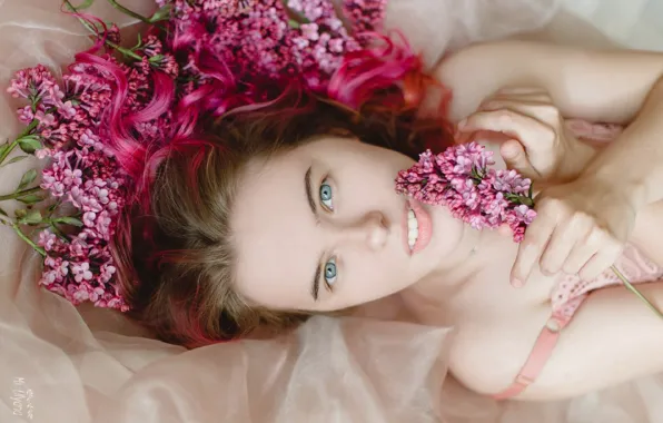 Wallpaper look, girl, flowers, face, spring, lilac, Juliana Mizinova