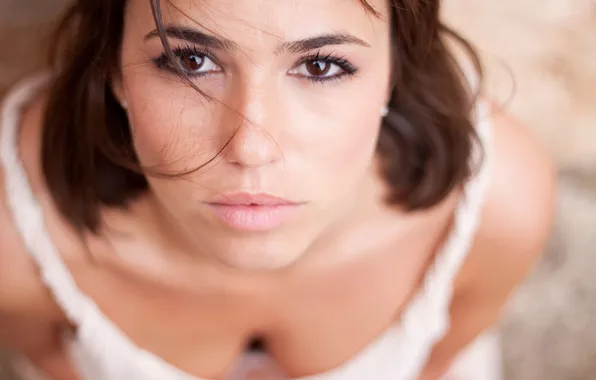 Look, neckline, brown-eyed