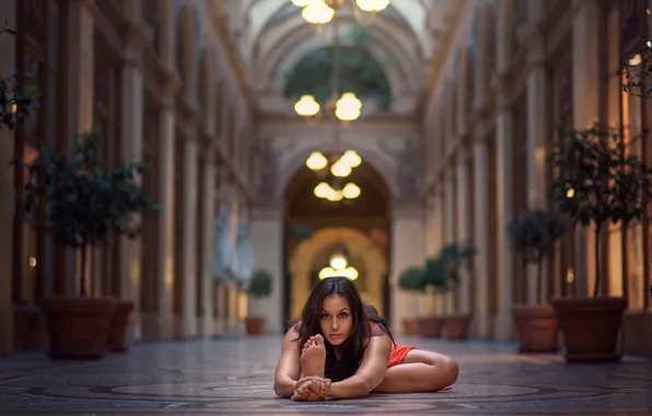 Look, stretching, Gemma Vassallo