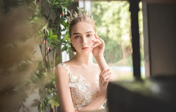 Picture look, dress, sweetheart, face, crown, model