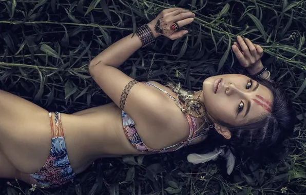 Grass, look, girl, linen, tan, makeup, figure, lies