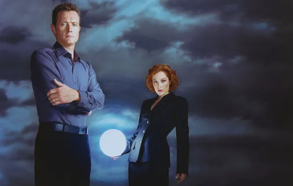 Picture the series, The X-Files, Classified material, Robert Patrick, Gillian Anderson, Dana Scully, John Doggett