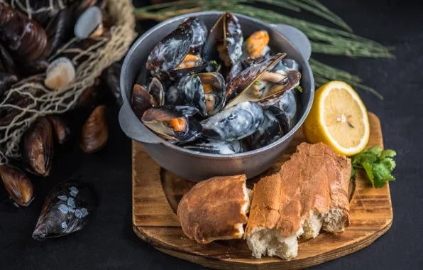 Lemon, bread, mussels, shellfish