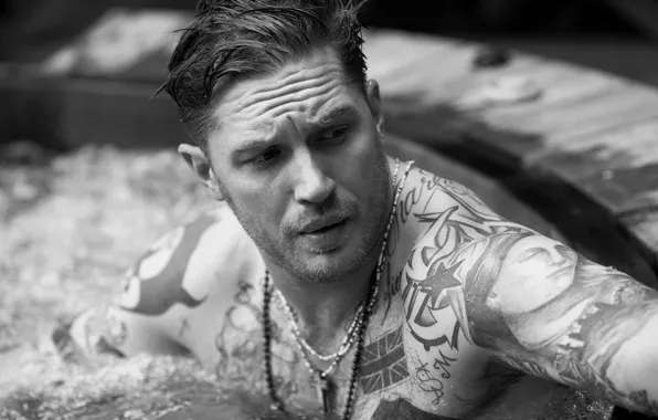 Picture look, pool, tattoo, male, Tom Hardy, Tom Hardy