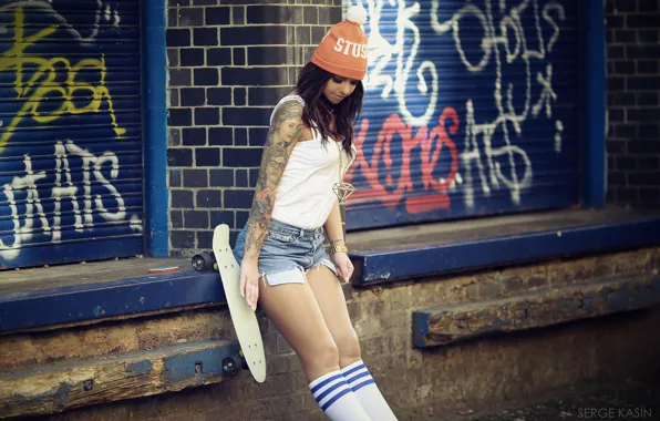 Picture shorts, Girl, tattoo, skateboard