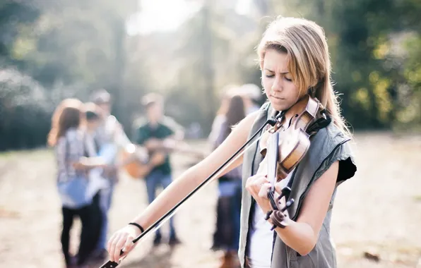 Girl, violin, people