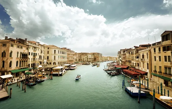 Picture the sky, water, people, overcast, building, home, boats, Italy