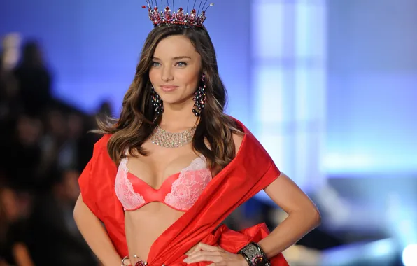 Chest, model, linen, earrings, crown, brunette, show, podium