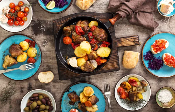 Bread, meat, BBQ, vegetables, tomatoes, olives, wood, potatoes